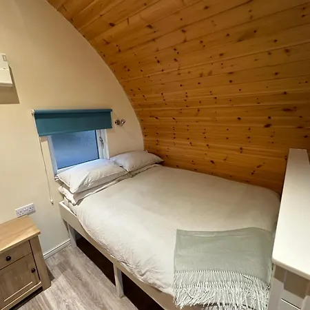 Welly Boot Pod Hotel Shenstone Exterior photo